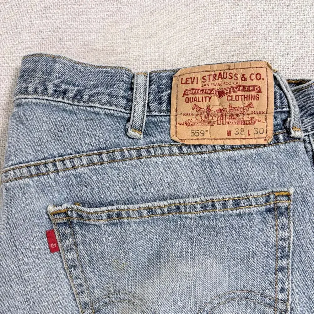 Levi's 559 Relaxed Straight Jeans Mens Size 38x30 Light Wash Denim